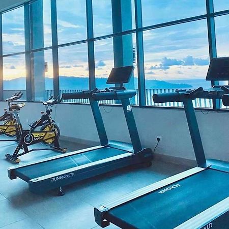 Jesselton Quay,2Br,4-5Pax,Mountain View Appartement Kota Kinabalu Buitenkant foto