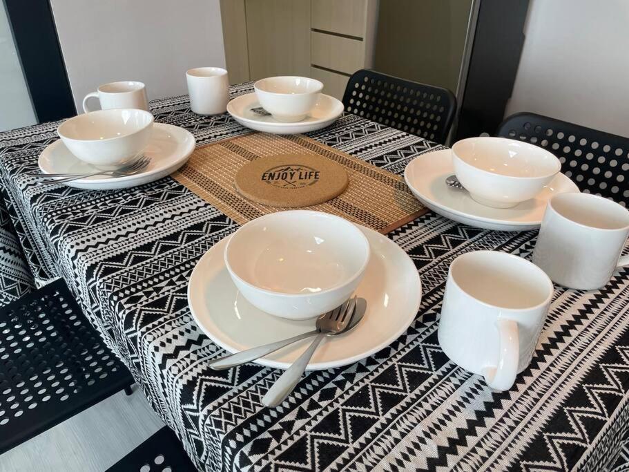 Jesselton Quay,2Br,4-5Pax,Mountain View Appartement Kota Kinabalu Buitenkant foto